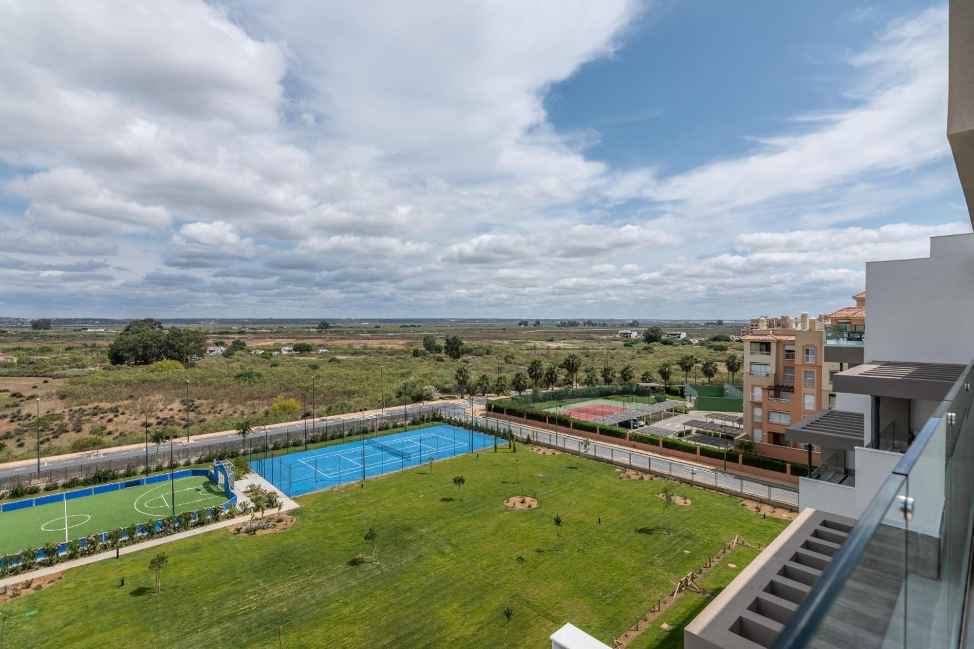 Los Flamencos Luxury By H Isla Canela Exterior photo