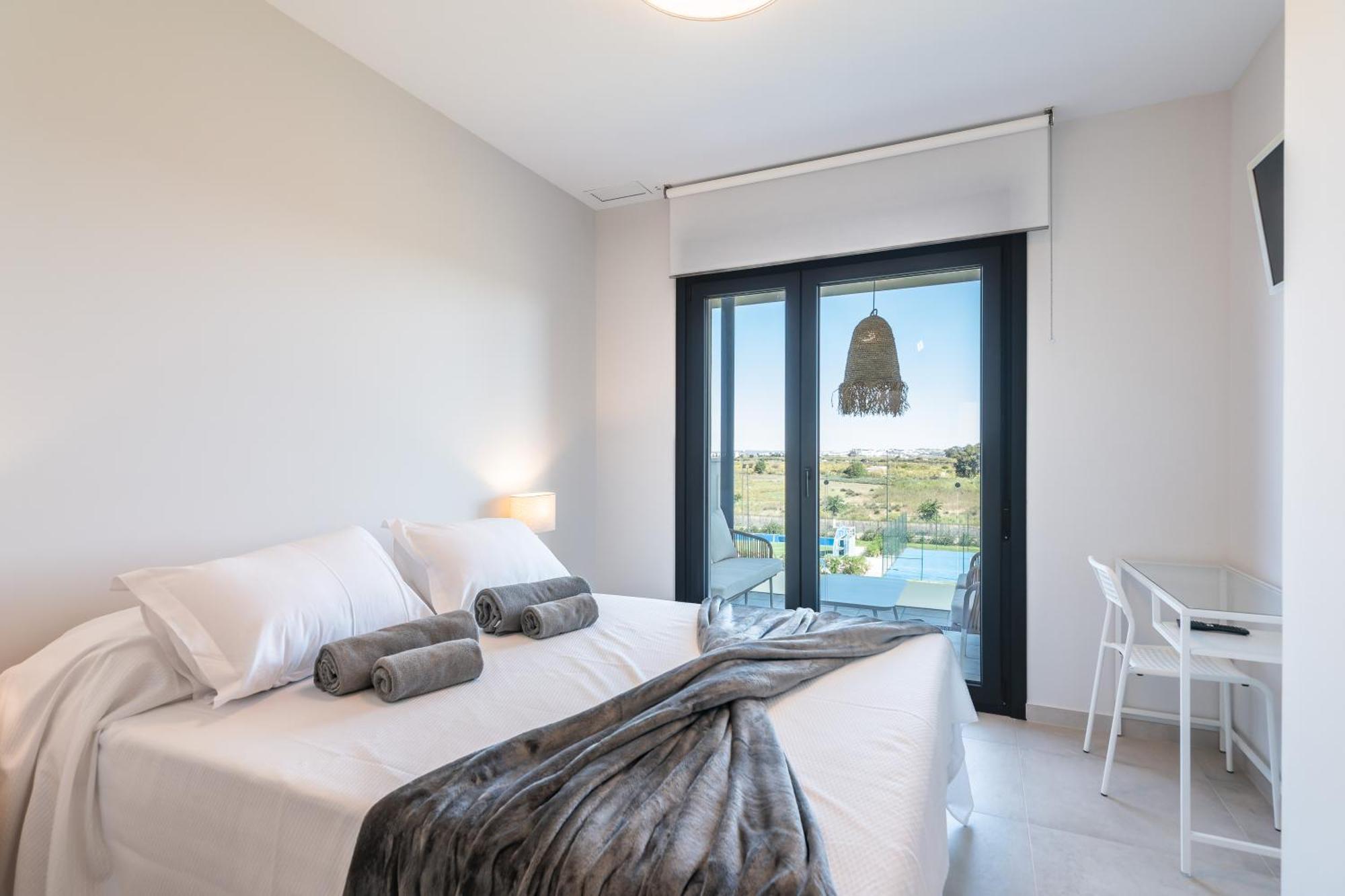 Los Flamencos Luxury By H Isla Canela Room photo