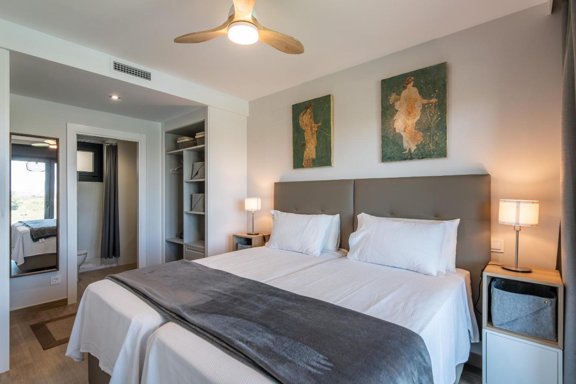 Los Flamencos Luxury By H Isla Canela Room photo